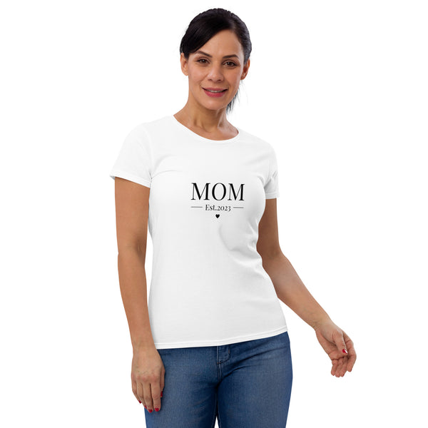 Minimalistic Mom Tee • Women's Graphic T-Shirt